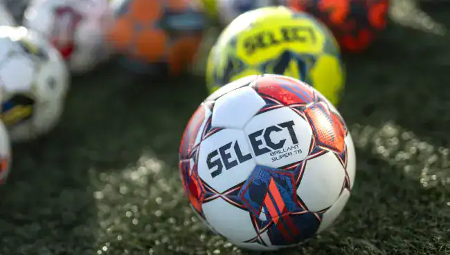 Brillant_Super_TB_v23_other_footballs_cropped-650x369-1 Select image from Kontainer