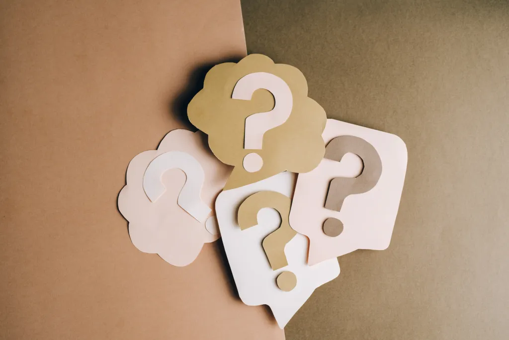 Kontainer faqs banner questions on Kontainer DAM & PIM